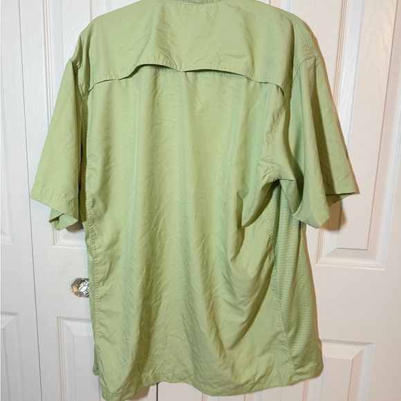 Trophy Wear Light Green Button-Up Shirt OUTDOOR VENTED LIGHT - Picture 2 of 4